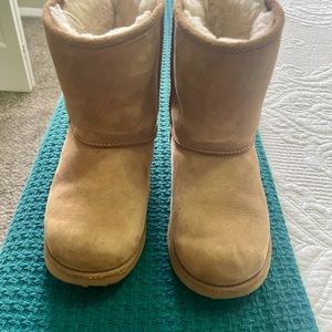Girl size 13 Ugg boots.